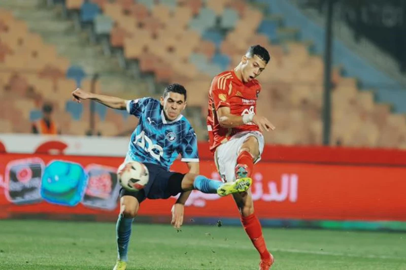 هل ينجح بيراميدز في كسر هيمنة الأهلي والتتويج بالدوري الأول بعد موسمين من التحديات؟