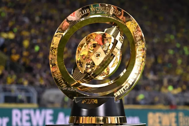 فيفا يكشف عن حكام ثلاث مواجهات في كأس العالم للأندية 2025 بين قمة باريس وأتلتيكو