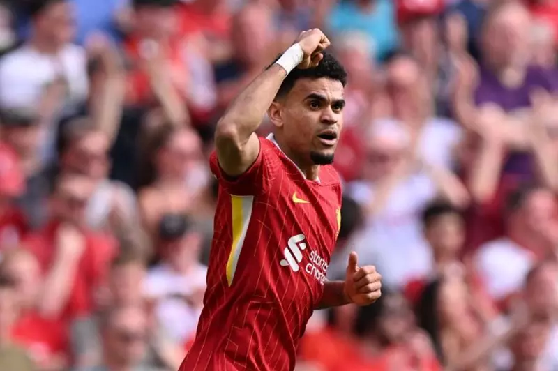 لويس دياز يضع مستقبله في مهب الريح: ليفربول يقود الحوار